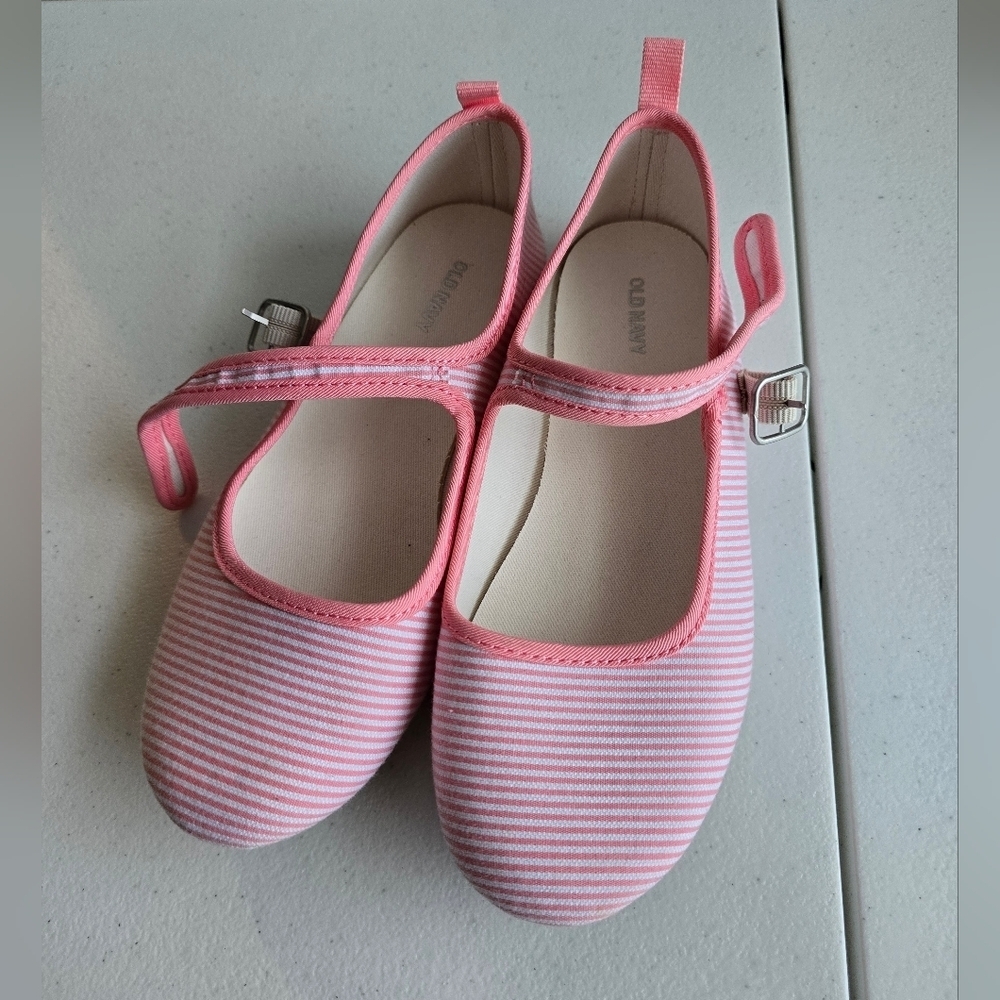 Old Navy Pink Striped Kids Shoes Size 3